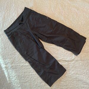 Lululemon studio crop pant. Size 6